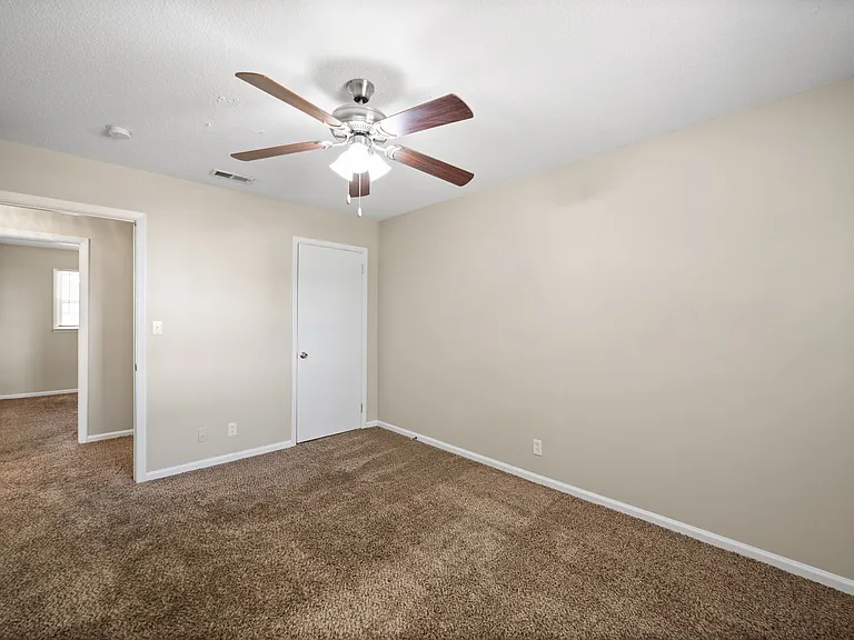110 Hedgecock Ave #8 — Photo 11