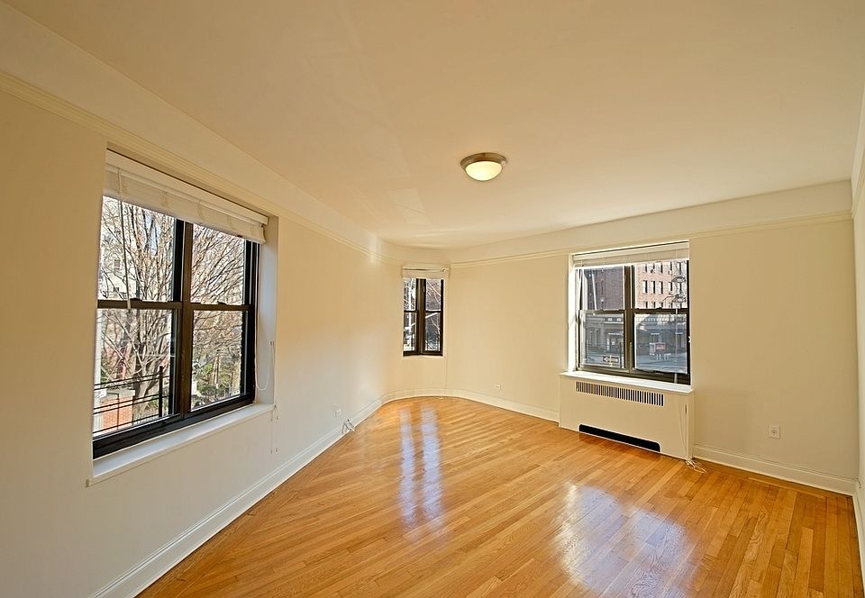1st image of 10 Downing St APT 2W