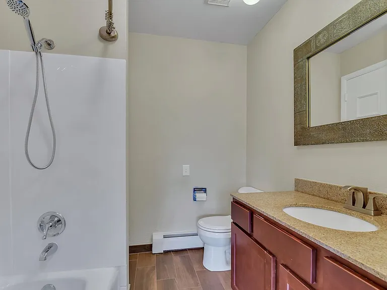 7687 Newman St — Photo 17
