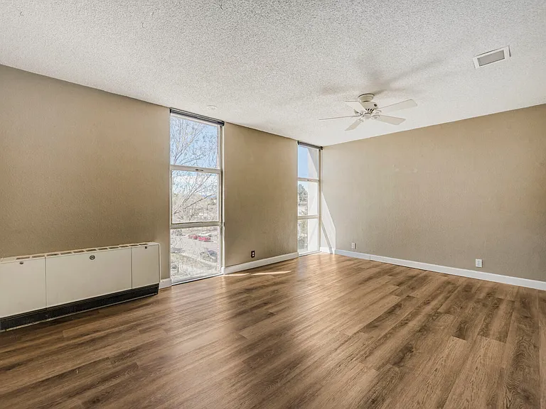 2500 S York St — Photo 12