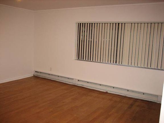 3rd image of 26 Fieldstone Dr APT 2A