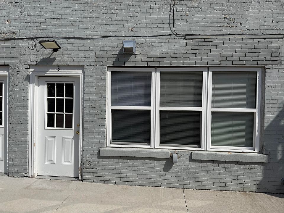 1st image of 138 Fulton St E #3