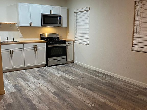 3rd image of 1108 E Meadowbrook Ave
