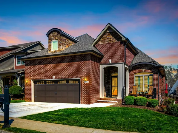 533 Summit View Cir, Clarksville, TN 37043