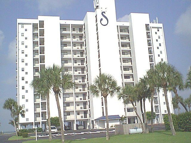 6400 Estero Blvd