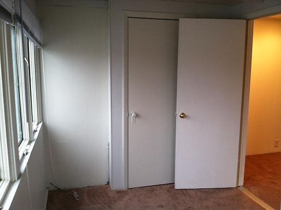 5th image of 569 Diekema Ave APT 1
