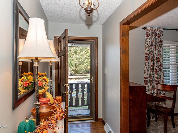 4th image of 1406 Carowinds Cir