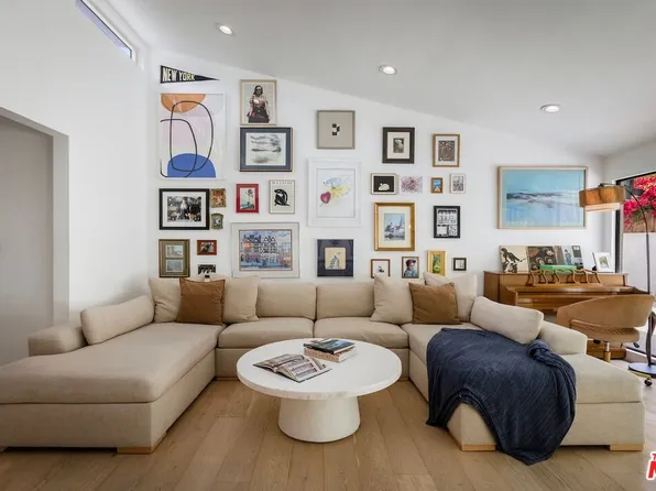 3991 Prospect Ave, Los Angeles, CA 90027