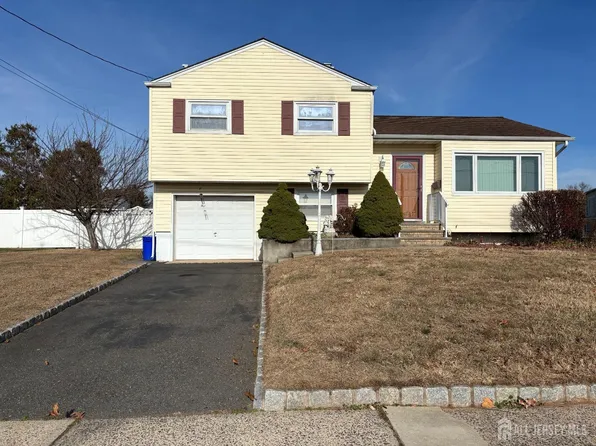 326 Cromwell Pl, South Plainfield, NJ 07080
