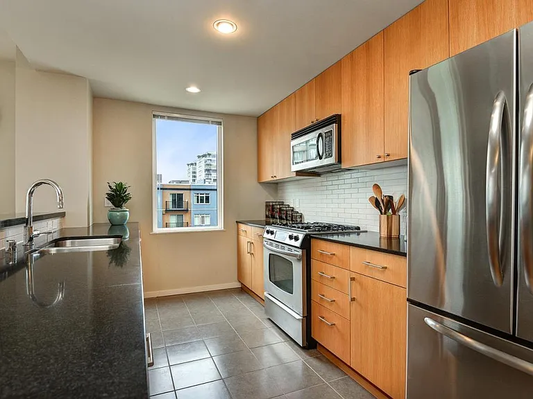 81 Clay St #621 — Photo 13