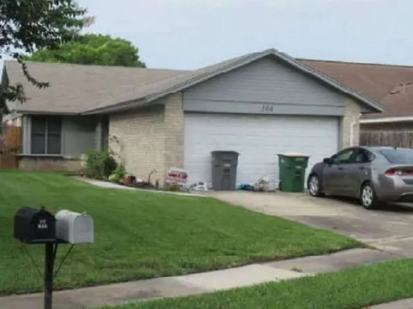 104 Largo Ct, Victoria, TX 77901