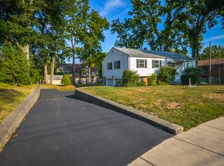 2205 Laurel Cir, Willow Grove, PA 19090