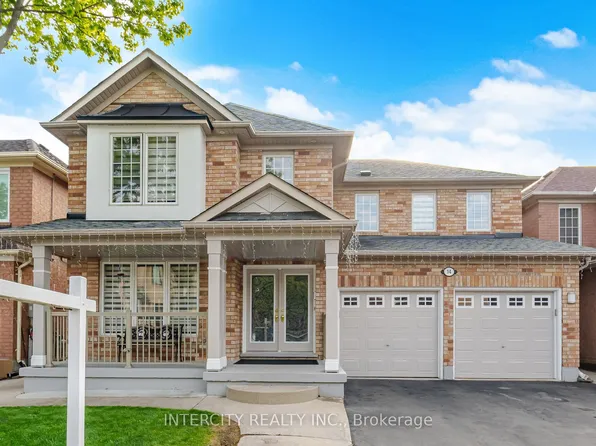 14 Maldives Cres, Brampton, ON L6P 1L5