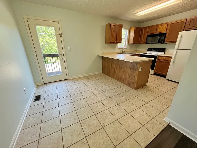 1803 Ellison Pl — Photo 5