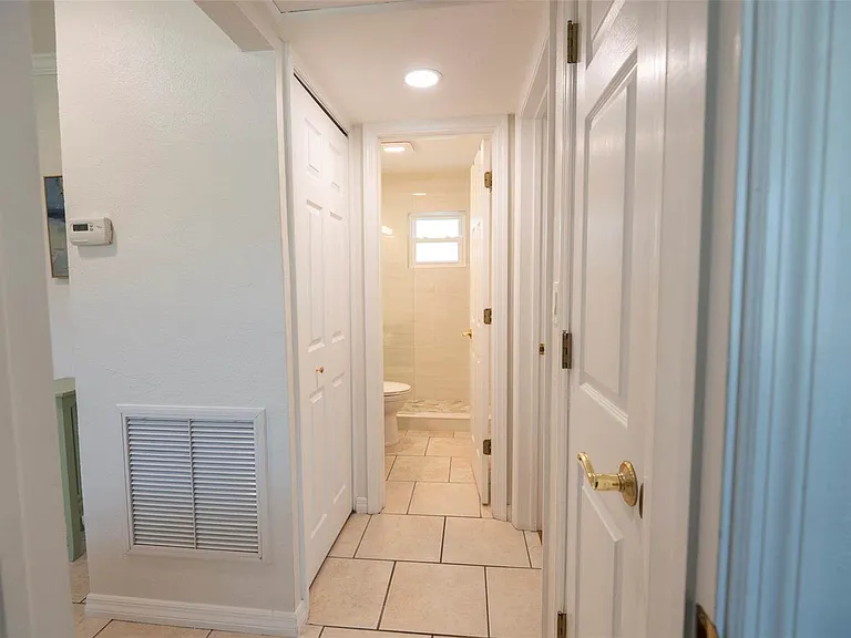 569 Bamboo Dr S — Photo 21