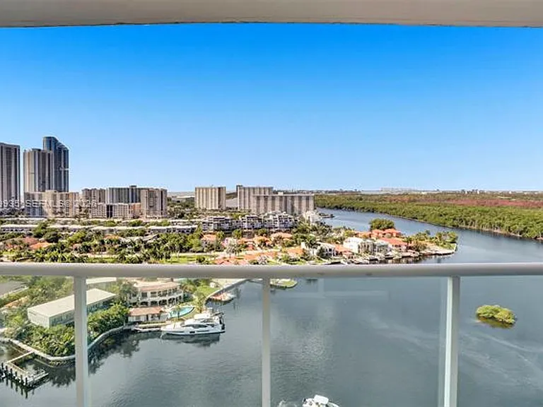400 Sunny Isles Blvd #2021 — Photo 38
