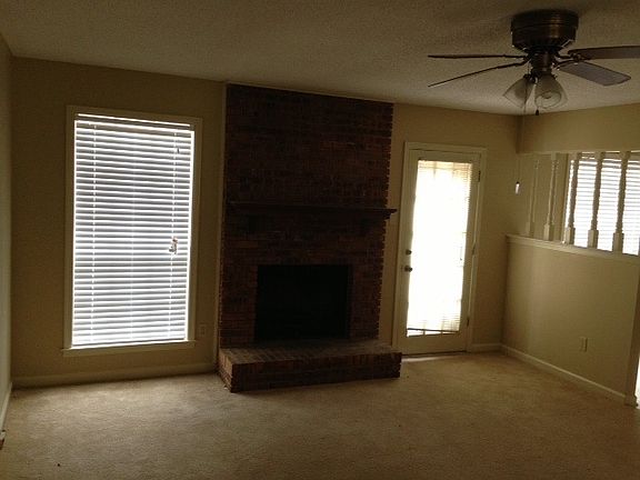 3rd image of 6860 Bainbridge Dr