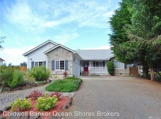 305 Lake View Loop NE, Ocean Shores, WA 98569