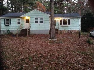 19 Cross St, Plympton, MA 02367