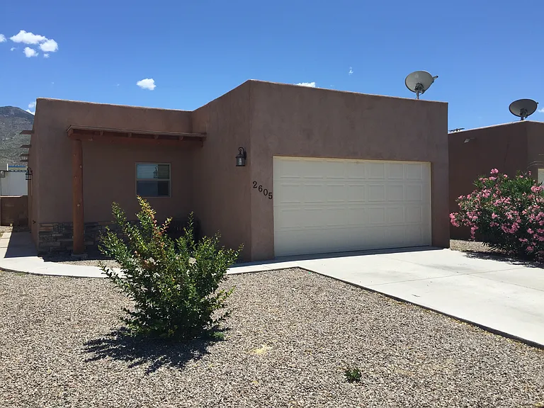 2605 Las Alturas Ct — Photo 1