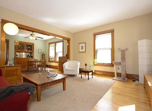 2nd image of 716 5th Avenue SE