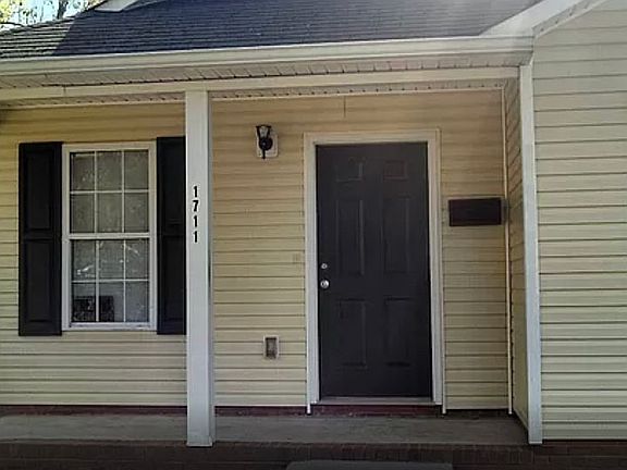 3rd image of 1711 Wilson Lee Blvd
