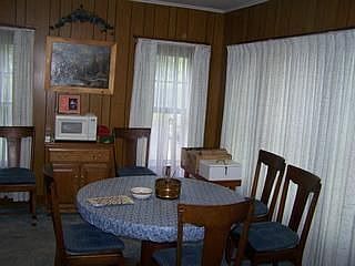 4th image of 115 Plum St