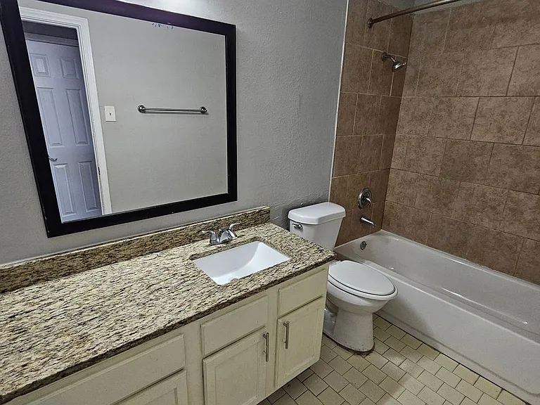 3209 Norwalk Ave #101 — Photo 18