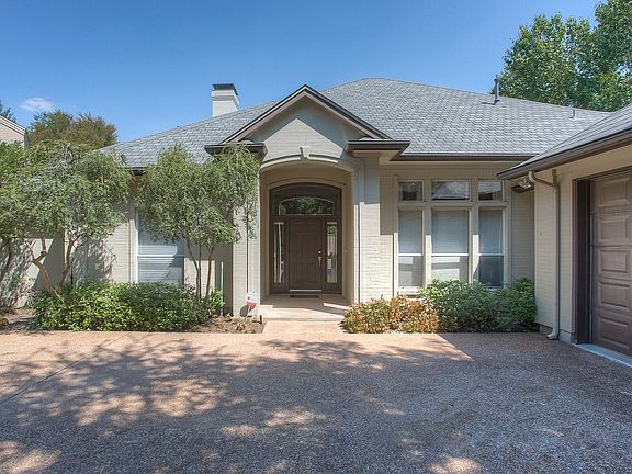 2nd image of 2605 Torrey Pines Dr