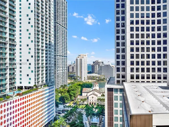 68 SE 6th St, Miami, FL