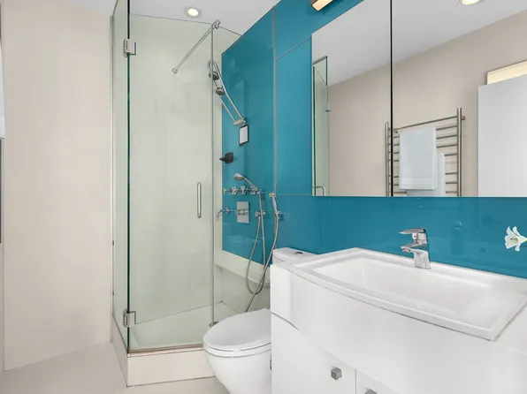 475 Park Avenue image 8 of 11