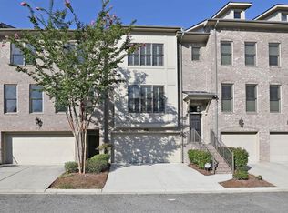 3378 Chestnut Woods Cir, Atlanta, GA 30340