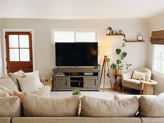 2nd image of 345 Alameda Blvd #1