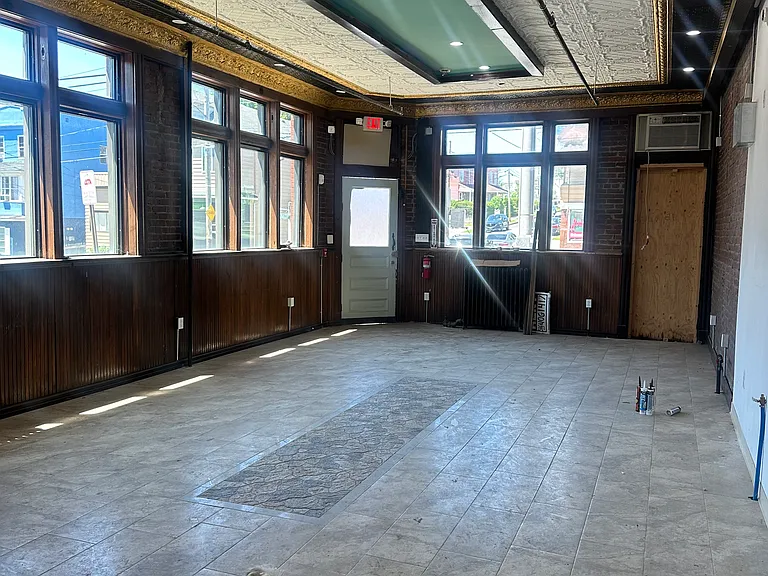 643 N Main St — Photo 7