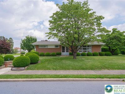 3328 N 3rd St, Whitehall, PA, 18052