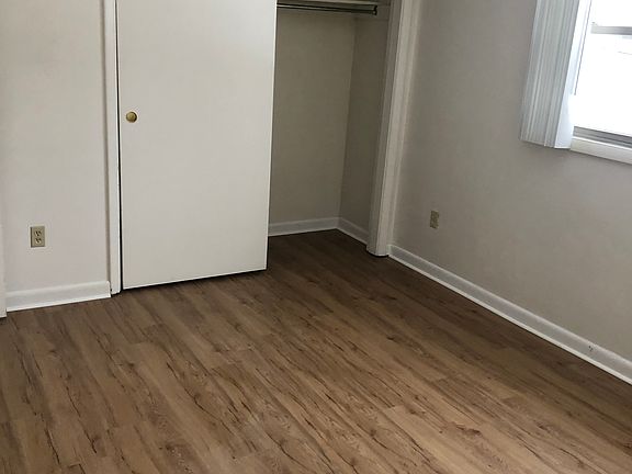 5th image of 35C Springbrook Cir