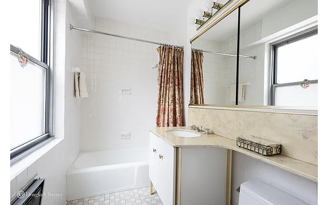 Sold by Douglas Elliman | media 24