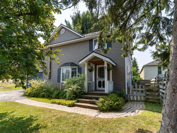 3 Cliff Ave, Huntsville, ON P1H 1G4