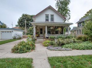 1012 Dodge St, Lake Geneva, WI 53147