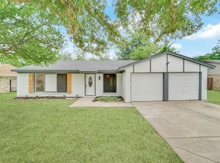 624 Circleview Dr, Mansfield, TX 76063
