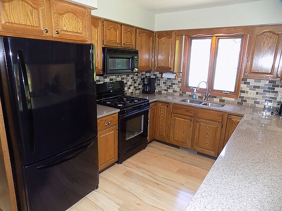 4th image of 2340 Dunnigan Ave NE