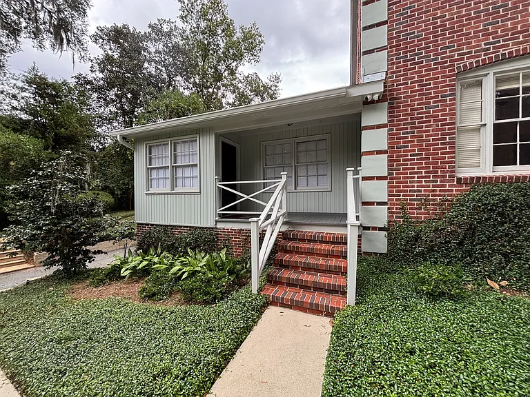 1117 Myers Park Dr #1 — Photo 1