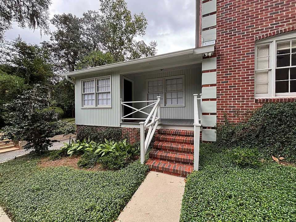 1117 Myers Park Dr #1