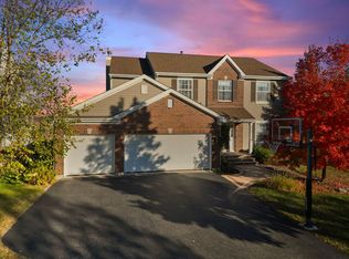 264 Creekside Ct, Lindenhurst, IL 60046