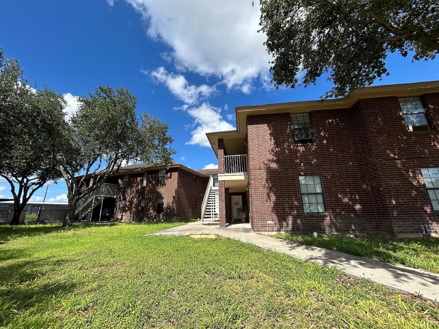 2 bed, $850 — Photo 2