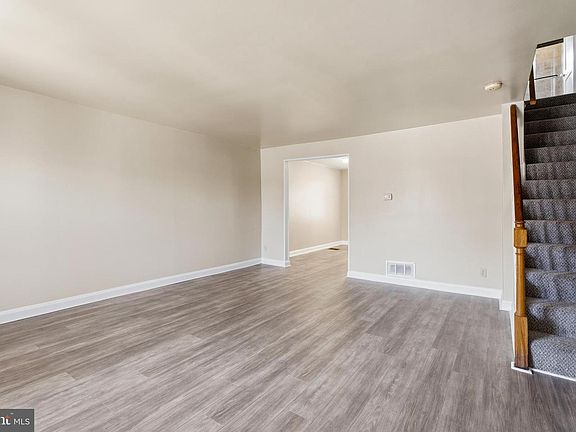 3rd image of 606 Middlesex Rd