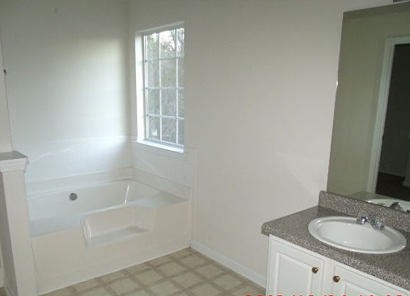 4th image of 355 Toffee Ct