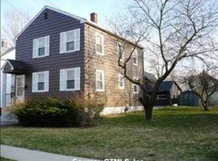 8 Pleasant St, Windsor Locks, CT 06096