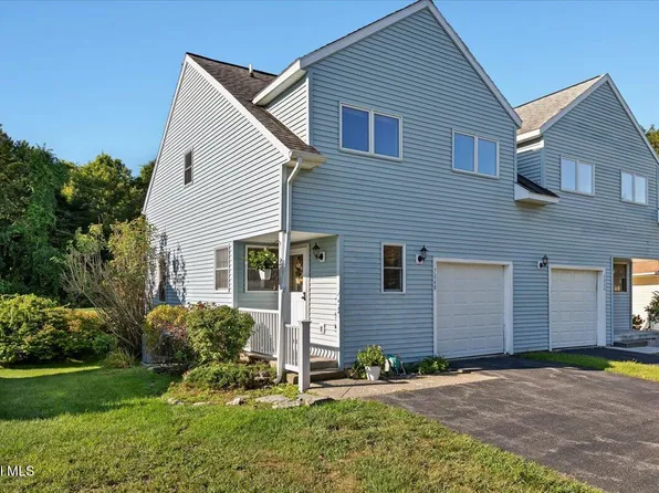 7048 Suzanne Lane, Schenectady, NY 12303
