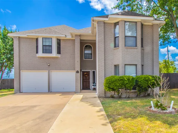 927 Sharp Dr, Cedar Hill, TX 75104